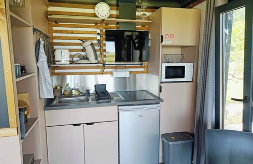 Saint-Etienne-de-Carlat House | Tiny home/Escazeaux Garden Studio