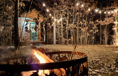 Lyndon Station Cabin | Tiny Home Couples Retreat
