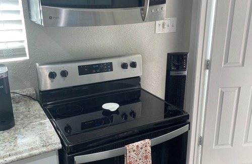 Carter Riverside House | Tiny home in Fort Worth. “Casita” - Cozy and cheerful home