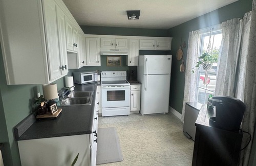 Richmond Other | Tiny Home; Mini Farm Getaway—Pond, walking trail & pet-friendly! 15 mins to town