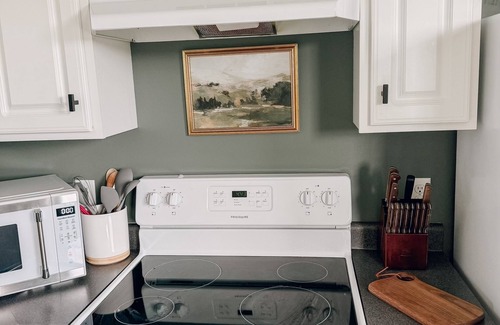 Richmond Other | Tiny Home; Mini Farm Getaway—Pond, walking trail & pet-friendly! 15 mins to town