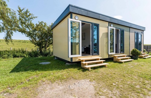 Dahme House | Tiny Home 'Surfbrett 2' with Shared Garden and Wi-Fi