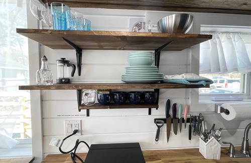 North Houston House | Tiny Home! With Great Layout! Unique Stay Nurses Welcomed