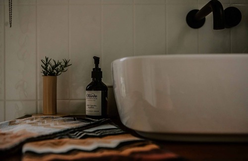 Grevillia Bed & Breakfast | Tiny Home with outdoor heated pool (Pet-Friendly!)