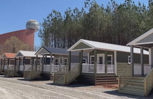Pearl River House | Tiny Homes for Rent, minutes to the Casino, Golf Course & Water Park