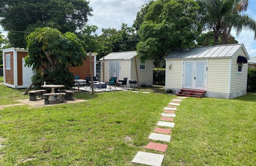 North Miami Apartment | Tiny homes Miami
