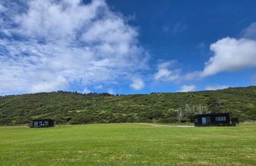 Greymouth Apartment | Tiny House 2 by the beach