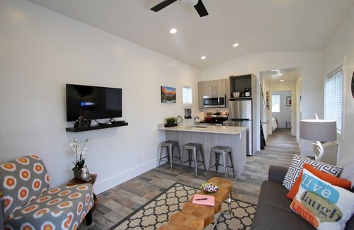 Orderville Apartment | Tiny House #3 Centrally Located to National Parks
