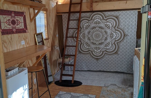 Edgar Apartment | Tiny House Boho Cabin - North Florida Lake Retreat