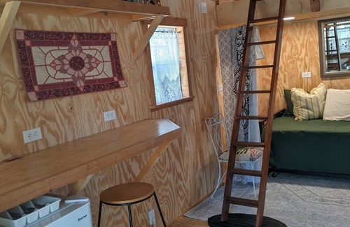 Edgar Apartment | Tiny House Boho Cabin - North Florida Lake Retreat