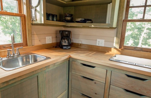 Hot Springs Cabin | Tiny House Experience at its Best!