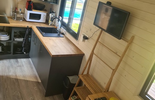 Saint-Martin-au-Bosc Cabin | Tiny house with pool and jacuzzi