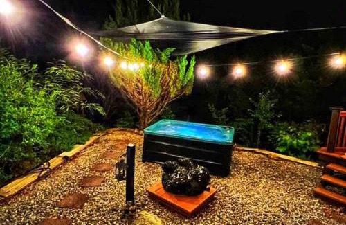 Cosby House | Tiny House, WIFI,Hot tub,Secluded