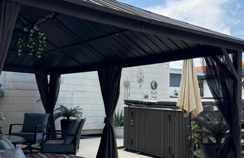 Flagami Bed & Breakfast | Tiny place w private hot jacuzzi 7 min to Miami international airport