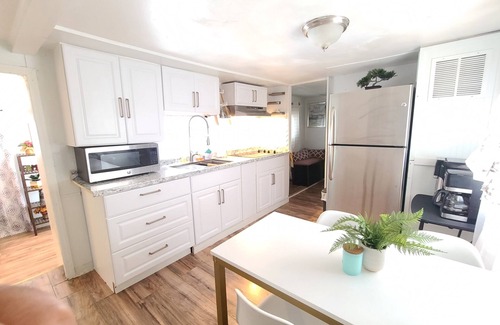 Casselberry House | Tiny remodel mobile home close to Orlando and Sanford Airport.