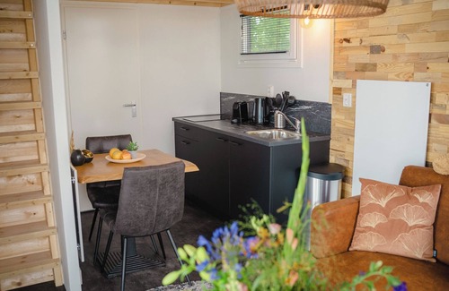Maurik Ski Chalet | Tiny River House - One Bedroom Chalet, Sleeps 2