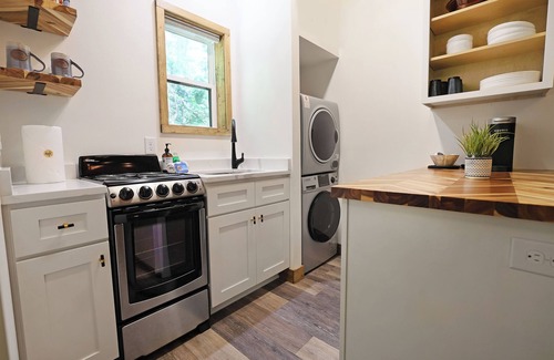 Bynum House | Tiny Tarheel: Cozy Retreat Near UNC-Tiny House