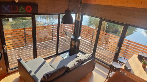 Buhlau House | TinyHousebeiDresden spektakuläres winziges Häuschen auf Stelzen im Pferdeteich, Kaminofen, umlaufende Terrasse - Nähe Sächsische Schweiz - Von Juni - September Mindestmietzeit 1 Woche Sa-Sa