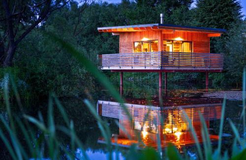 Buhlau House | TinyHousebeiDresden spektakuläres winziges Häuschen auf Stelzen im Pferdeteich, Kaminofen, umlaufende Terrasse - Nähe Sächsische Schweiz - Von Juni - September Mindestmietzeit 1 Woche Sa-Sa