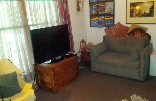 Winamac Cabin | TIPPECANOE ROOM Individual Rental. 1 QUEEN BED, 2 GUESTS ONLY ROOM