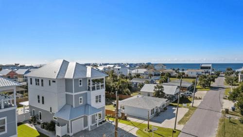 Bid-a-wee Beach House | Tipsea Turtle - AvantStay 1 Block to Gulf Pool