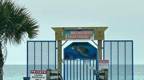 Bid-a-wee Beach House | Tipsea Turtle - AvantStay 1 Block to Gulf Pool