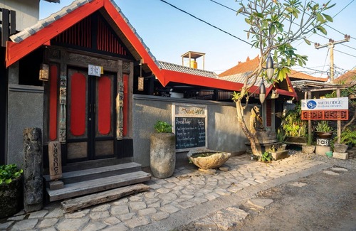 Purwakerti Cottage | TIRTA GANGGA, Spacious Family Room in Amed, Pool Access
