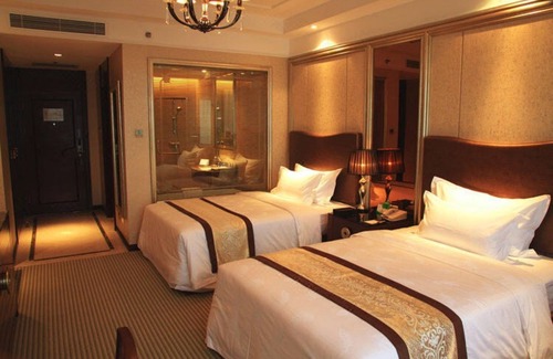 Yanta Qu Hotel | Titan Central Park Hotel