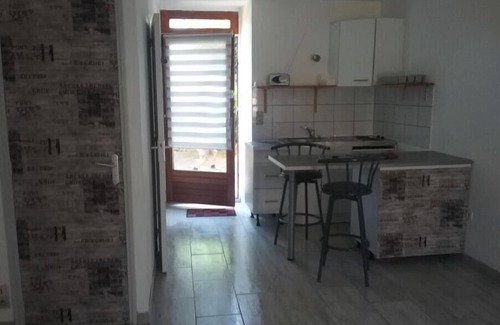 Treguier Apartment | Titre Provisoire