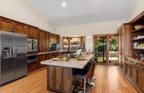 Kurrajong Heights House | TIVERTON- TRANQUIL MOUNTAINS ACCOMMODATION IN A GARDEN SETTING - SPECIALS ON NOW !