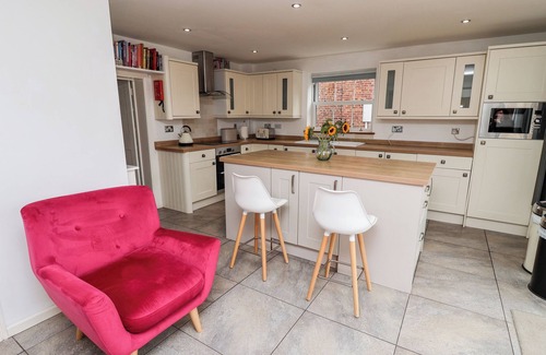 Clumber Park Cottage | TIVOLI, pet friendly, character holiday cottage in Elkesley