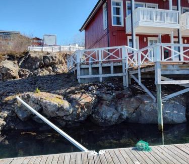 Evenskjer House | Tjeldsundbrua Overnatting - Sjøhus1