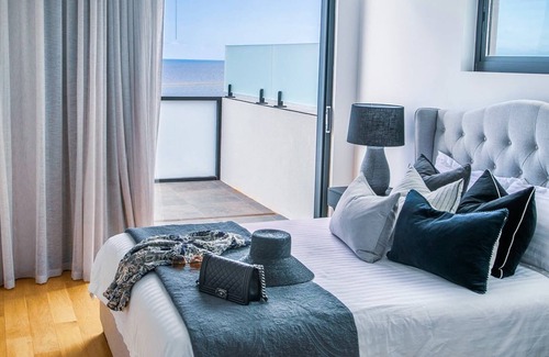 Port Noarlunga South House | To be Shore! Sleeps 10, 4bdrm, WiFi, Esplanade!