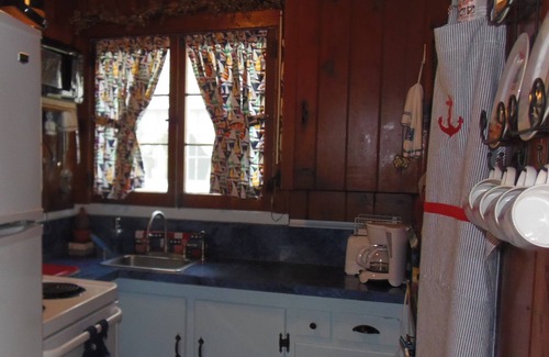 Ludington Cottage | To Ludington Cottages Parkview Cottages. Check our Fall Rates.