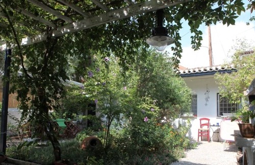 Galaxidi Apartment | To Spitaki Garden Guesthouse