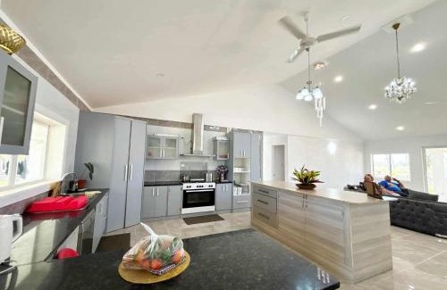 'Eua Island House | Toafa Elidad Airport Lodge