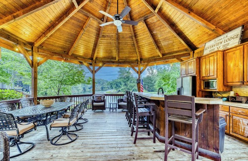 Blue Ridge Cabin | Toccoa River Lodge, 6 BR, Private Pool on the river just 15 min to Blue Ridge GA
