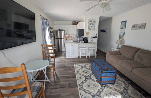 McCutcheon Field Apartment | Toes In The Sand, You Won't Want to Leave!