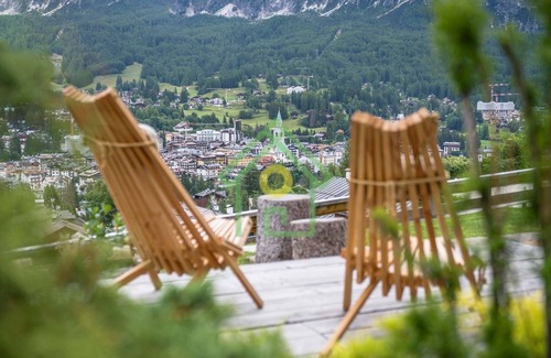 Cortina d'Ampezzo Apartment | Tofane Refuge - Direct Booking Dolomites Skyline