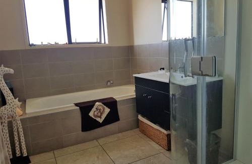 Ruawai House | Tokatoka views Farmstay