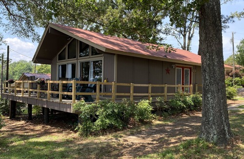 Milam Cabin | Toledo Bend Lakefront Cabin near the “Chicken Coop”, with Private Boat Launch