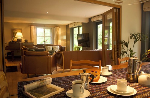 Abbess Roding House | Tollgate Farm Kent: country house, grounds and hot tub