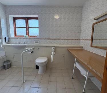 Stoke-on-Trent Hotel | Tollgate Hotel & Leisure