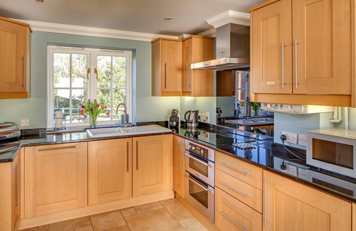 Wells-next-the-Sea House | Tolly House sleeps 8 with private parking