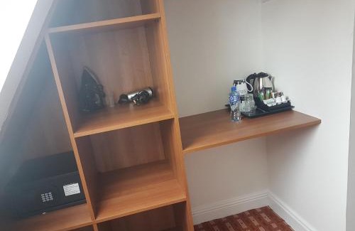 Broadstone House | Tom Dick and Harriet's Accommodation
