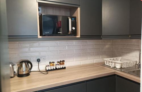 Broadstone House | Tom Dick and Harriet's Accommodation