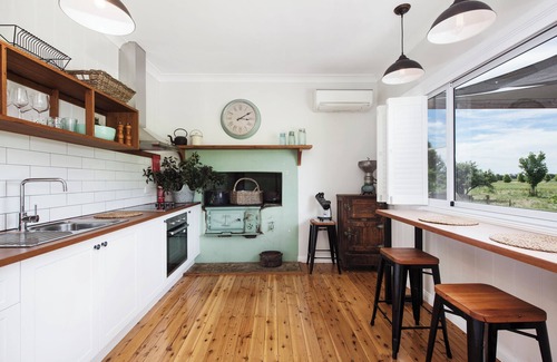 Milroy Cottage | Tom's Cottage @ Wilgowrah. A charming and tranquil garden cottage.