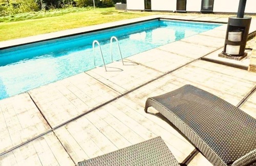 Lazarushoek House | Tomorrowland Poolhouse 2 rooms 4 -6p bar shuttle WE1