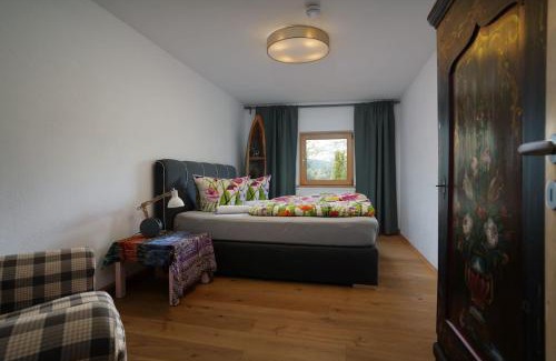 Zell House | Toms Herberge