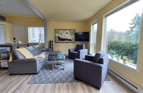 Sechelt Bed & Breakfast | tonic time BC Sunshine Coast - mountain & inlet view